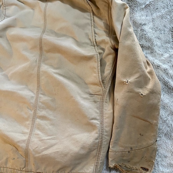 Vintage Distressed Carhartt Blanket Lined Chore Coat. - Picture 8 of 15